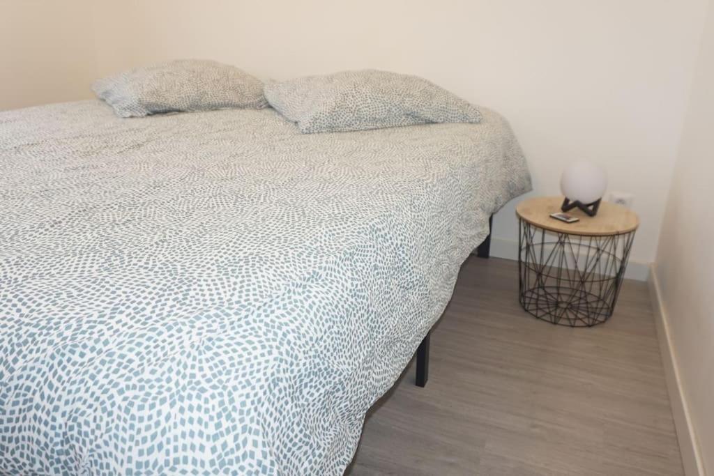 Cosy T2 Wifi Parking Proche Gare Centre Ville سانت كونتان المظهر الخارجي الصورة