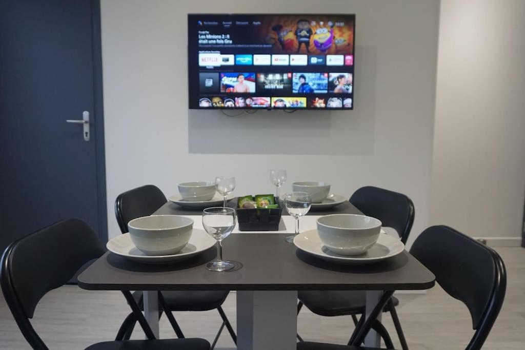 Cosy T2 Wifi Parking Proche Gare Centre Ville سانت كونتان المظهر الخارجي الصورة