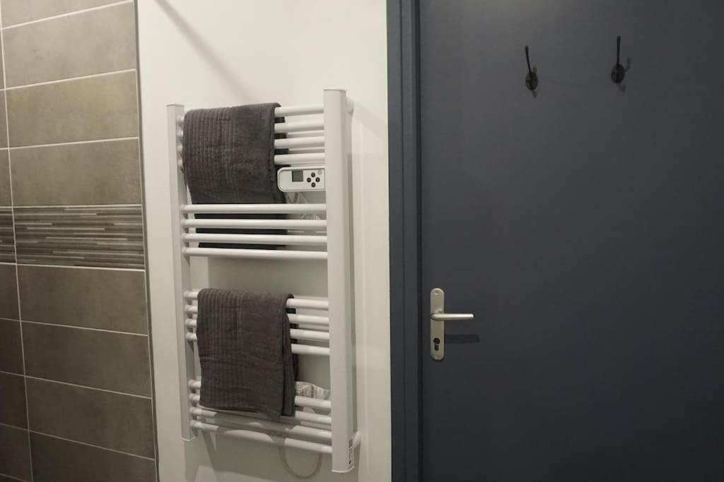 Cosy T2 Wifi Parking Proche Gare Centre Ville سانت كونتان المظهر الخارجي الصورة