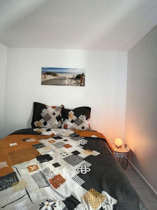 Cosy T2 Wifi Parking Proche Gare Centre Ville سانت كونتان المظهر الخارجي الصورة